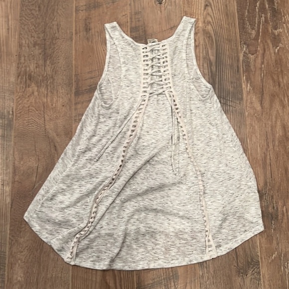 AKEMI + Kim Woman’s Gray Tank Top Size Small - Picture 3 of 7